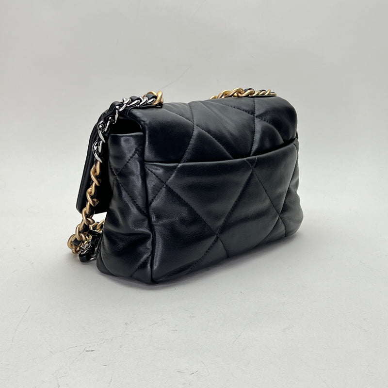 19 Small Shoulder bag in Lambskin, Mixed Hardware