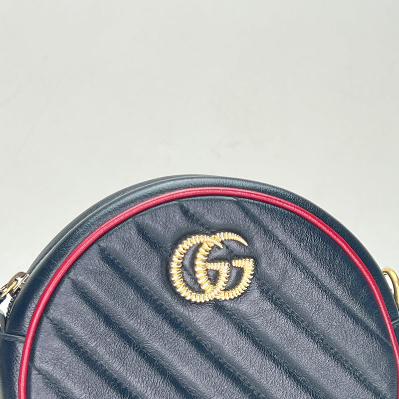 GG Marmont Round Crossbody bag in Calfskin, Gold Hardware