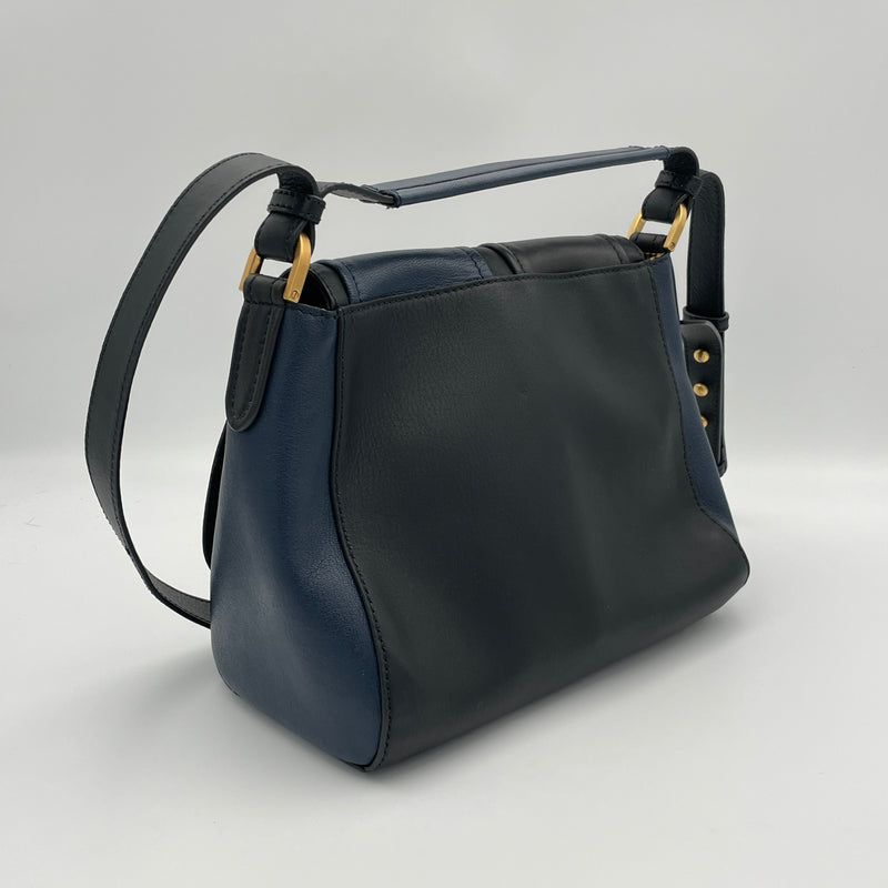 Anna Shoulder Bag Shoulder bag in Calfskin, Gold Hardware