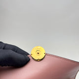F logo Wallet on chain in Calfskin, Gold Hardware