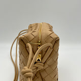 Loop Crossbody bag in Intrecciato leather, Gold Hardware