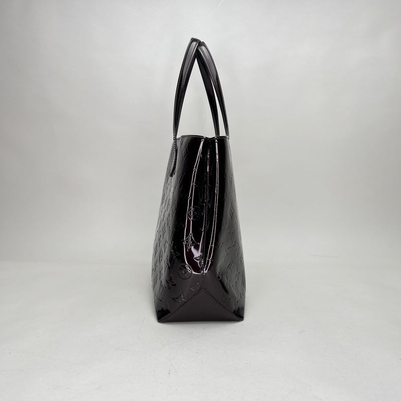 Wilshire Top handle bag in Patent leather, Gold Hardware