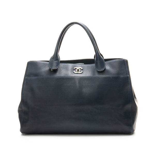Cerf Executive Large Tote bag in Caviar leather, Silver Hardware