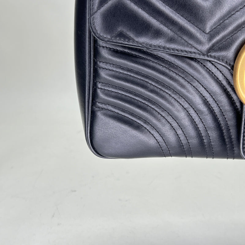 GG Marmont Medium Shoulder bag in Calfskin, Gold Hardware