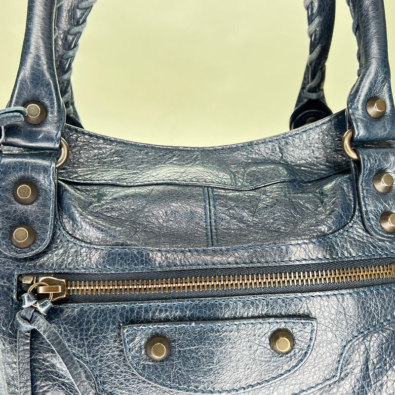 City Top handle bag in Distressed leather, Ruthenium Hardware