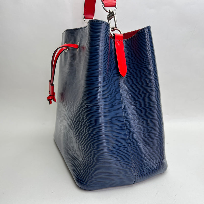 NeoNoe MM Bucket bag in Epi leather, Silver Hardware