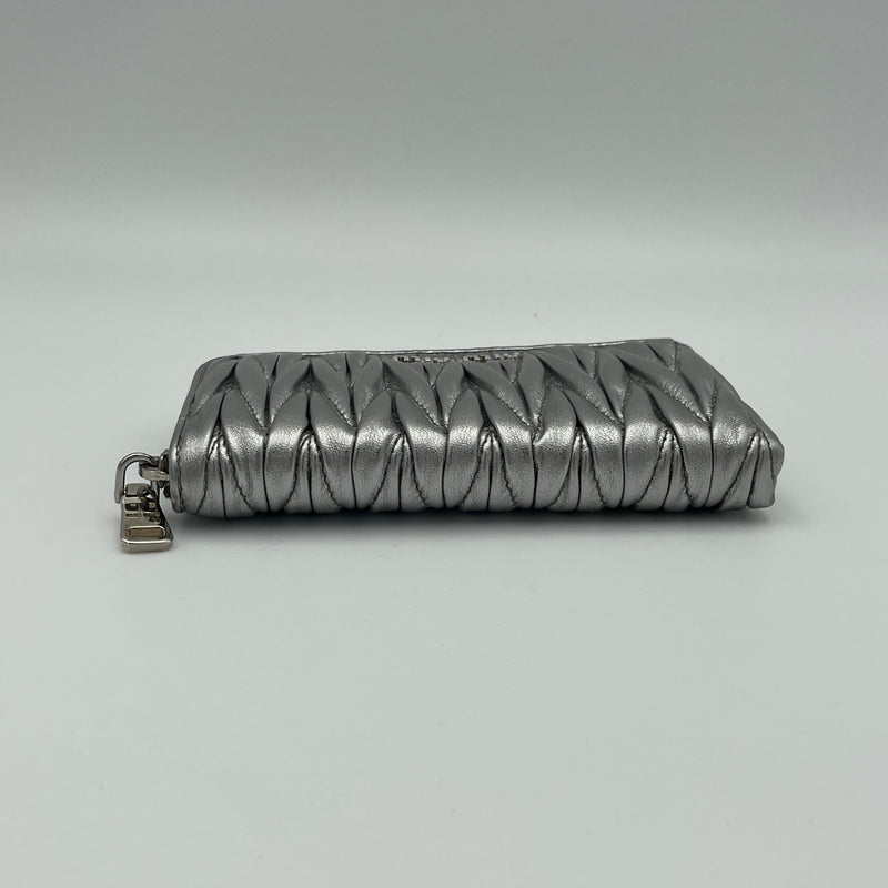 Matelasse Wallet in Lambskin, Silver Hardware