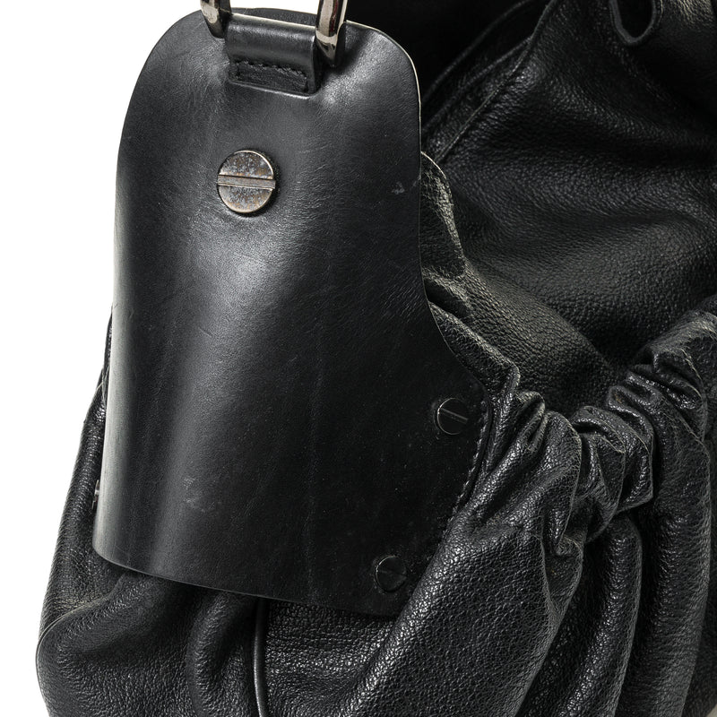 Drawstring Shoulder bag in Calfskin, Gunmetal Hardware