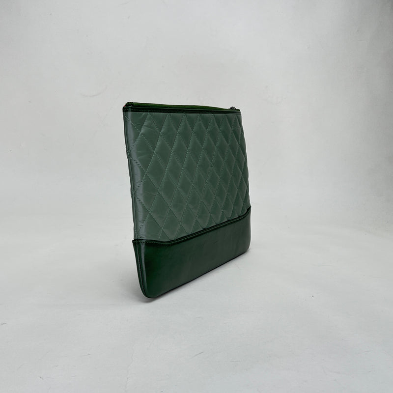 O Case Gabrielle Clutch in Lambskin, Mixed Hardware