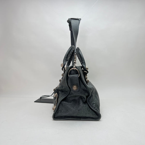 Part Time Two-way Giant Top handle bag in Distressed leather, Silver Hardware