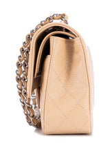 Classic Double Flap Medium Shoulder bag in Caviar Leather, Gold Hardware