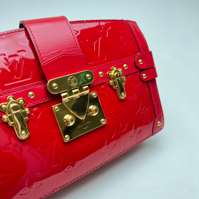 Trunk Clutch Crossbody bag in Patent leather, Gold Hardware