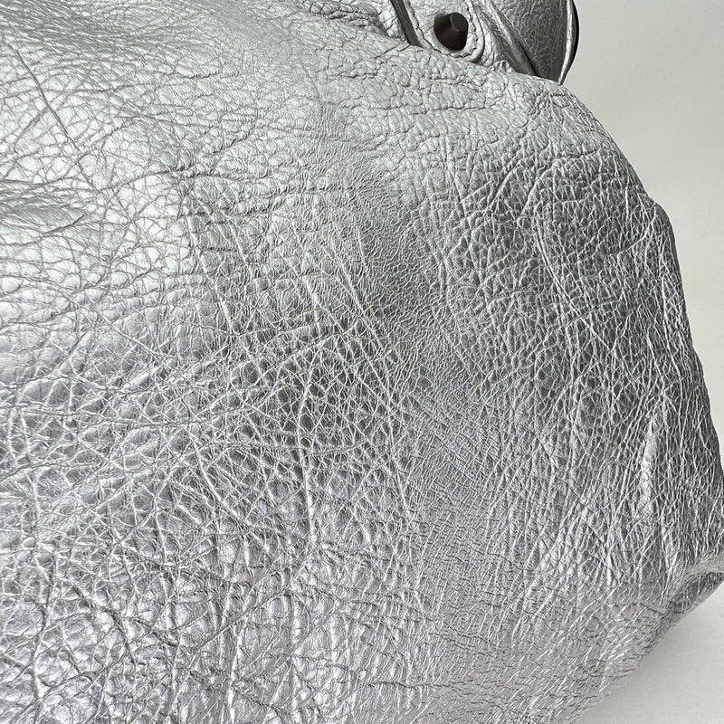 Velo Top handle bag in Distressed leather, Gunmetal Hardware