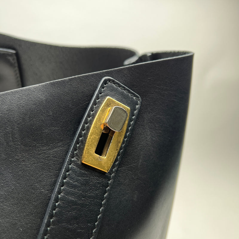 Everyday Tote bag in Calfskin, Gold Hardware