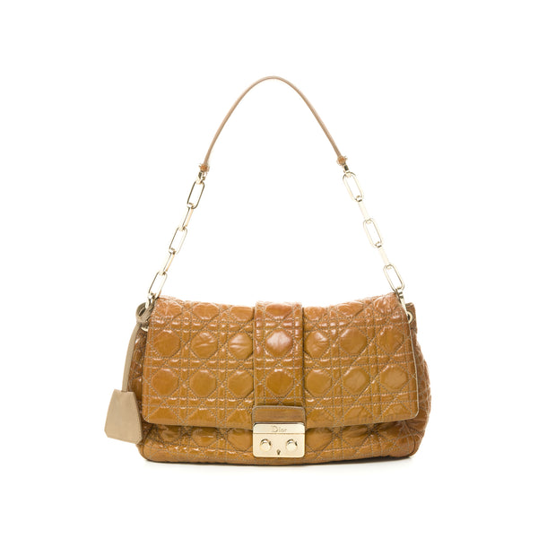 Cannage Quilted New Lock Shoulder bag in Patent leather, Gold Hardware
