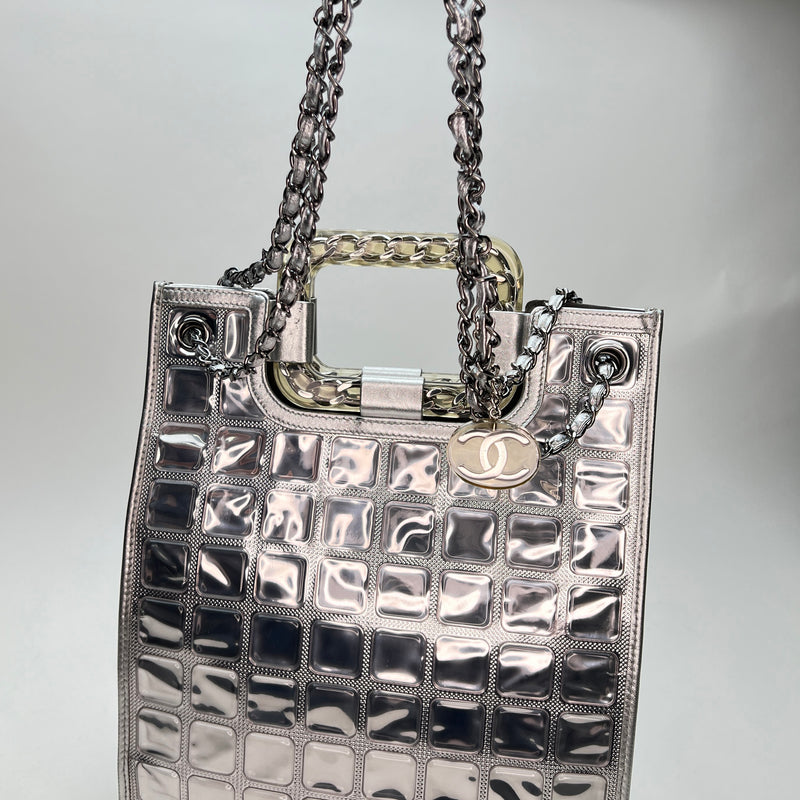 Ice Cube Shopper Large Tote bag in PVC, Silver Hardware