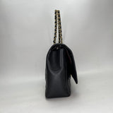 Classic Flap Maxi Shoulder bag in Caviar leather, Gold Hardware