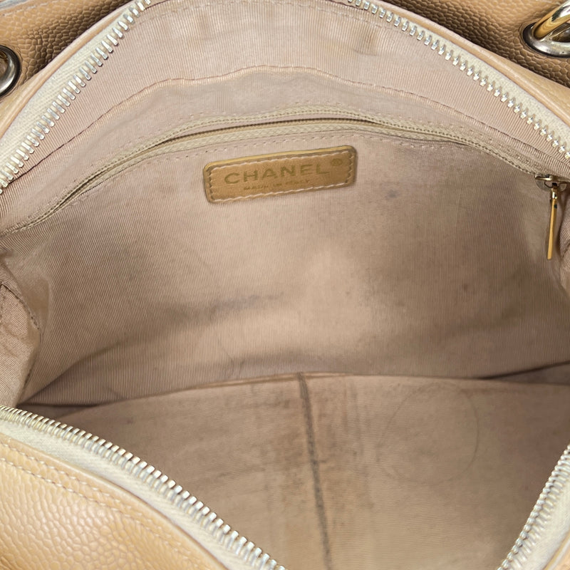 Timeless Petite Shoulder bag in Caviar leather, Gold Hardware