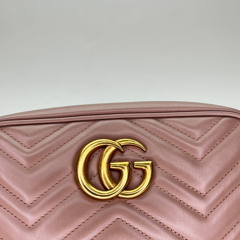 GG Marmont Small Shoulder bag in Calfskin, Gold Hardware