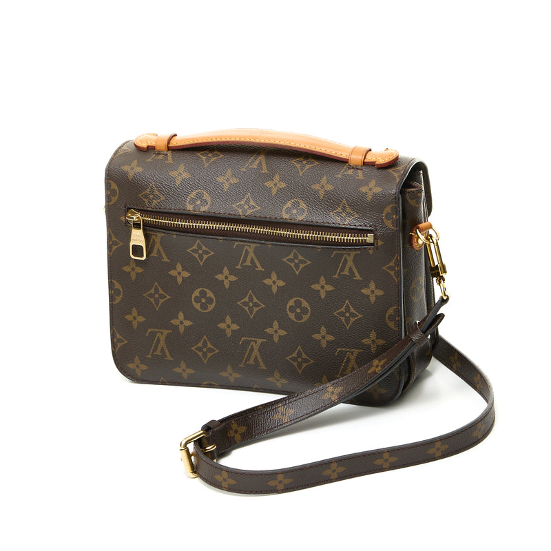 Gucci GG Marmont Bag vs. Louis Vuitton Pochette Metis 